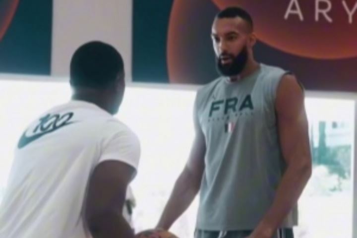 要进化？戈贝尔最新训练视频流出 连运球后的各种投篮都有模有样