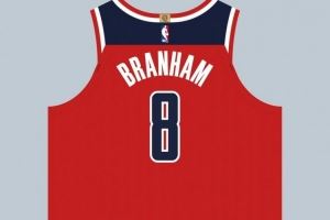 球衣记者：布兰纳姆在奇才穿8号球衣 队史上一位是卡林顿