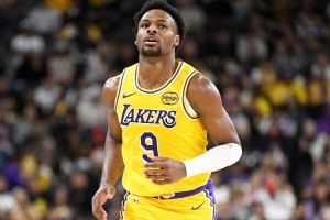 东契奇:你永远不知道会不会有机会上场 而布朗尼做好了准备